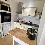 Ecrin 2 Private Free Parking *