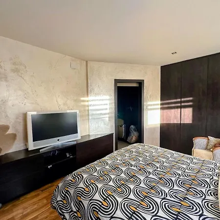 Ecrin 2 Private Free Parking Apartment