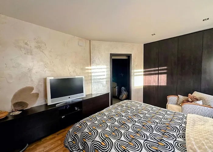 Ecrin 2 Private Free Parking Apartment