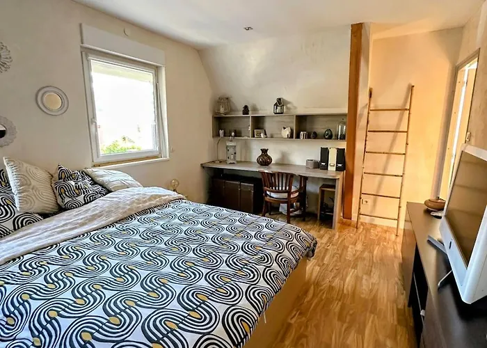 Ecrin 2 Private Free Parking *