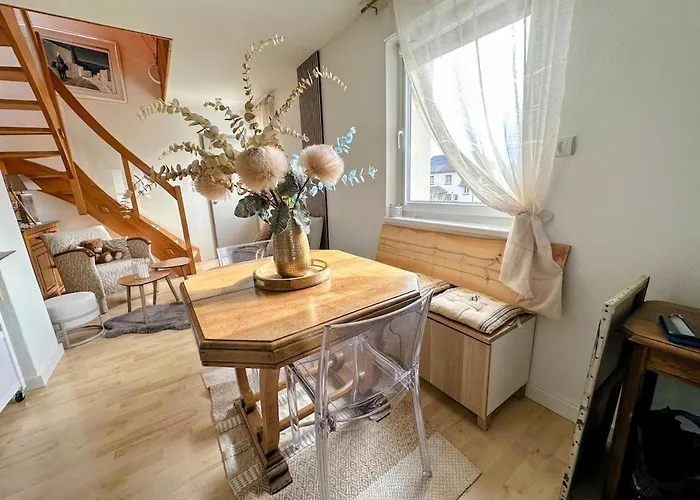 Ecrin 2 Private Free Parking *