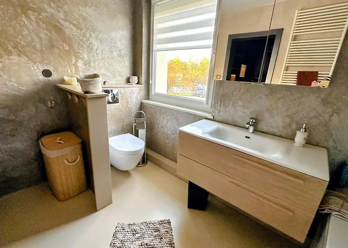 Ecrin 2 Private Free Parking Apartment *