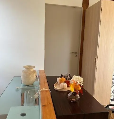 Ecrin 2 Private Free Parking *